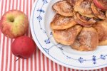 DSC_0732 • nogetiovnen.dk Æblebeignet med kanel sukker - æbleringe med dej