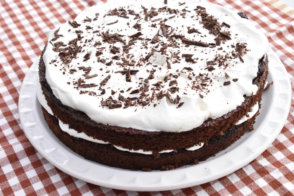 Rugbrødslagkage - opskrift på sønderjysk brødtorte