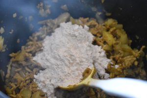 Millon karry med ris - nem hurtig udgave af boller i karry