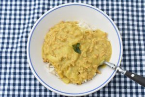 Million karry med ris - nem hurtig udgave af boller i karry