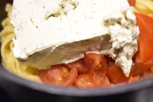 Pasta med flødeost og tomat - nem opskrift