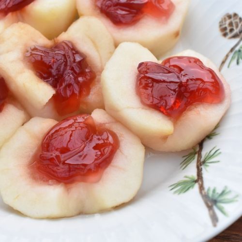 Æbler med gele - halve æbler med ribsgele