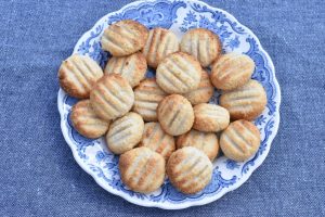 Glutenfri mandelsmåkager med kondenseret mælk - nem opskrift