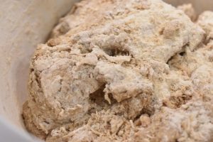 Rugbrødsboller - opskrift på boller med rugbrødsrester
