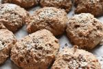 Rugbrødsboller - opskrift på boller med rugbrødsrester