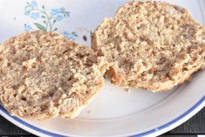 Rugbrødsboller - opskrift på boller med rugbrødsrester 