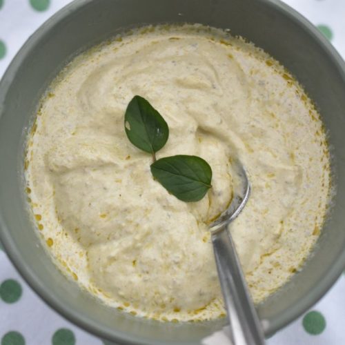 Pestodressing - opskrift på nem dressing med pesto
