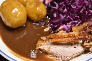 Brun sovs med flæskesteg