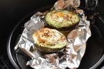Bagt avocado med æg i airfryer eller ovn - nem opskrift