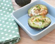 Bagt avocado med æg i airfryer eller ovn - nem opskrift