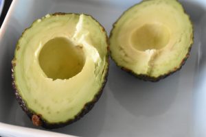 Bagt avocado med æg i airfryer eller ovn - nem opskrift 