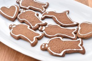 Kryddersmåkager med glasur - opskrift på udstikskager