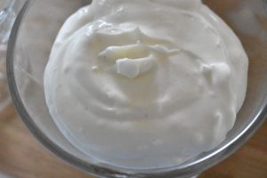 Nem julecheesecake med kirsebær i glas - uden husblas