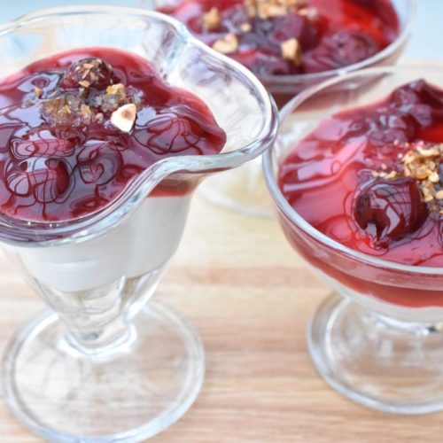 Nem julecheesecake med kirsebær i glas - uden husblas