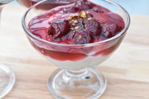 Nem julecheesecake med kirsebær i glas - uden husblas