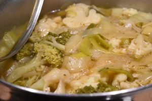 Grøntsagssuppe - nem opskrift på suppe med grøntsager