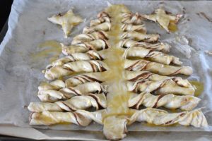 DSC_1795 • nogetiovnenstaging.com Nutella juletræ af butterdej - nemt butterdejsjuletræ