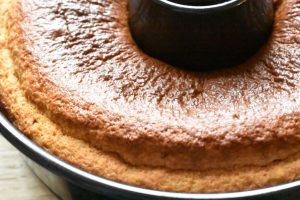 Yoghurtkage med græsk yoghurt - saftig og lækker - opskrift