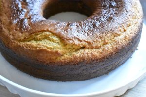 Yoghurtkage med græsk yoghurt - saftig og lækker - opskrift