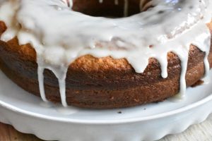 Yoghurtkage med græsk yoghurt - saftig og lækker - opskrift