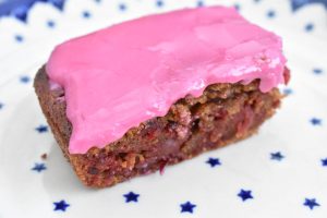 Rødbedekage - opskrift på nem saftig kage med rødbeder