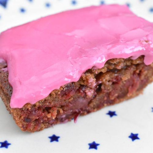 Rødbedekage - opskrift på nem saftig kage med rødbeder