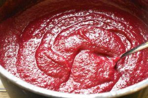 Rødbedesuppe - russisk borsjtj suppe med rødbeder - opskrift