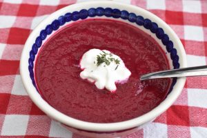 DSC_2079 • nogetiovnen.dk Rødbedesuppe - russisk borsjtj suppe med rødbeder - opskrift