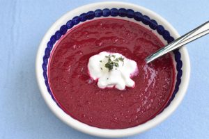 DSC_2082 • nogetiovnen.dk Rødbedesuppe - russisk borsjtj suppe med rødbeder - opskrift