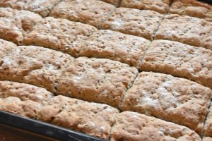 Sandwichbrød - nemme grove madpakke brød i bradepande