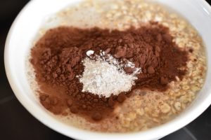 Havregrød med kakao - nem chokoladegrød i mikroovn