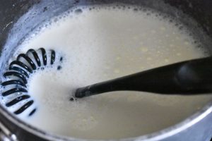 Vaniljesauce - opskrift på nem vaniljesovs