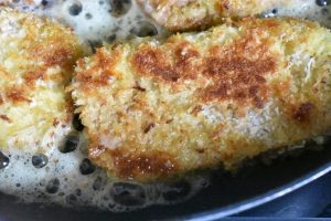 Paneret torskerogn med dildmayo - nem opskrift 