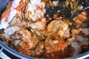 Mørbradgryde med bacon og cocktailpølser- luksus opskrift