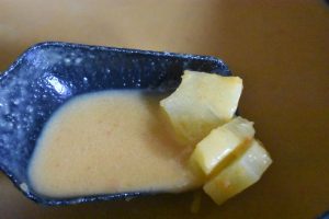 Gulerodssuppe med kokosmælk, chili og ananas