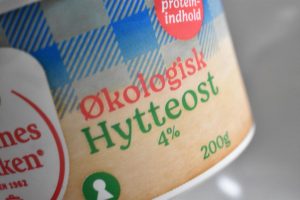 Fladbrød med hytteost og æg - nem opskrift