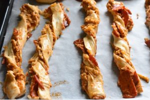 Pizza twister - nem opskrift på pesto og pepperoni