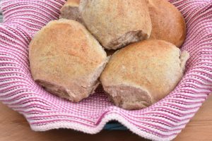 Grahamsboller - opskrift på boller med grahamsmel