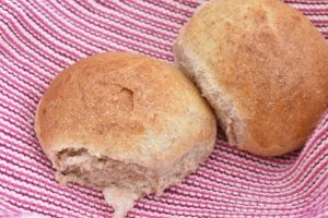 Grahamsboller - opskrift på boller med grahamsmel