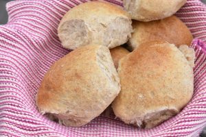 Grahamsboller - opskrift på boller med grahamsmel