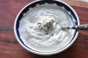 Bearnaisecreme - opskrift på nem bearnaisesauce med creme fraiche