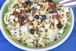 Spidskålssalat med feta og sennepsdressing - nem opskrift