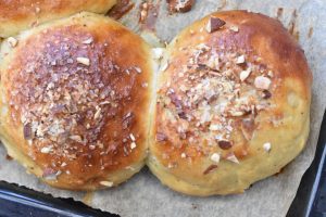 Kardemommeboller med appelsin - luftige appelsinboller