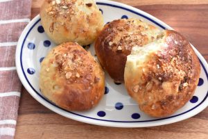 Kardemommeboller med appelsin - luftige appelsinboller