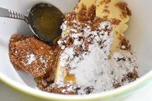 Påskespecier med vanilje – klassiske småkager med påskepynt