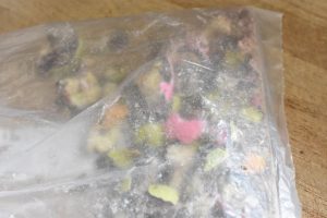 Påskespecier med vanilje – klassiske småkager med påskepynt