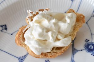 Påske vandbakkelser med citroncreme - nem opskrift
