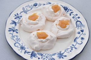 Påske fuglereder med lemon curd - marengs spejlæg