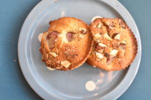 Rabarbermuffins med kardemomme - svampede muffins 