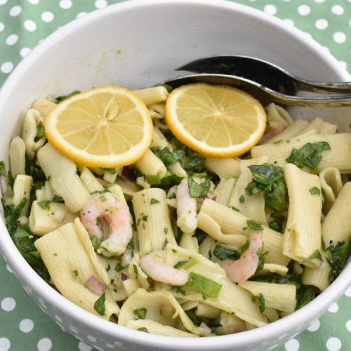 Pastasalat med rejer og spinat - nem opskrift